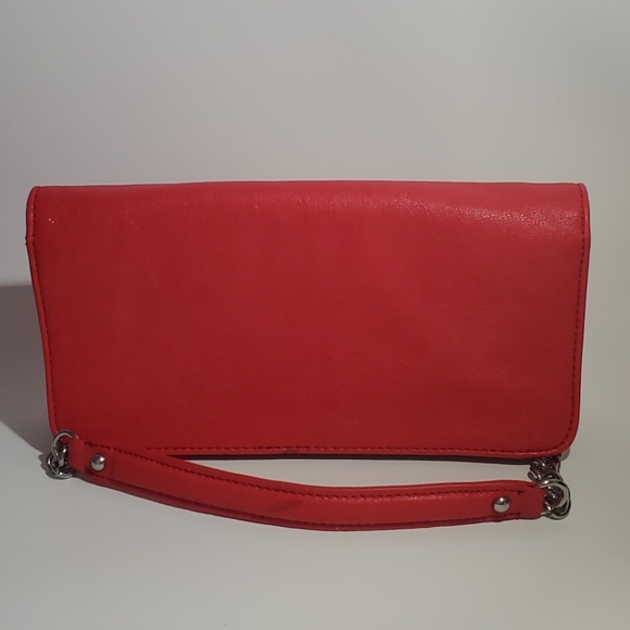 Kate Landry - Picture 4 of 4